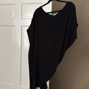 Black asymmetrical dress with short sleeves